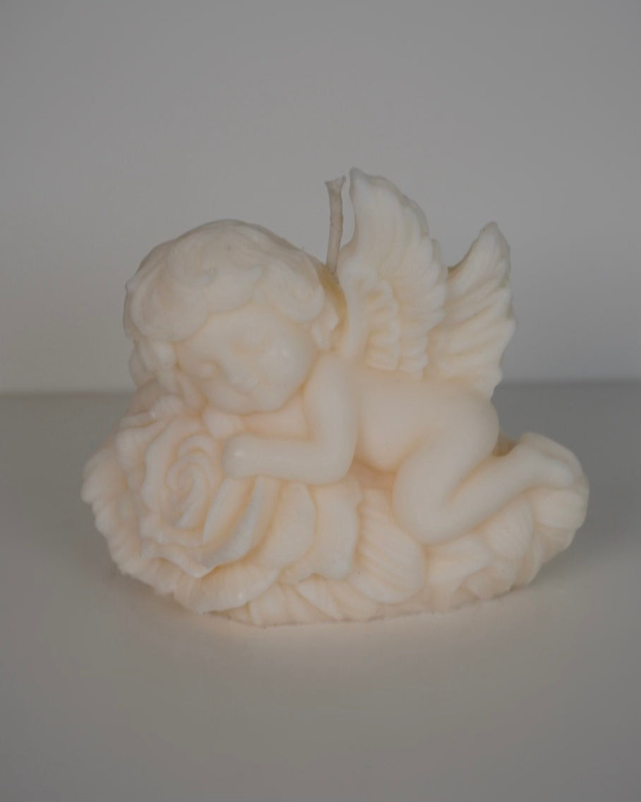 „Schlummernder Engel“ – Engelkerze aus Sojawachs