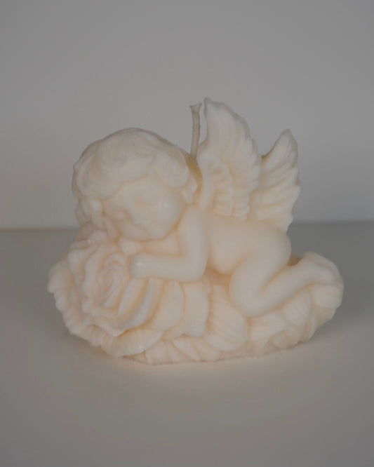 „Schlummernder Engel“ – Engelkerze aus Sojawachs